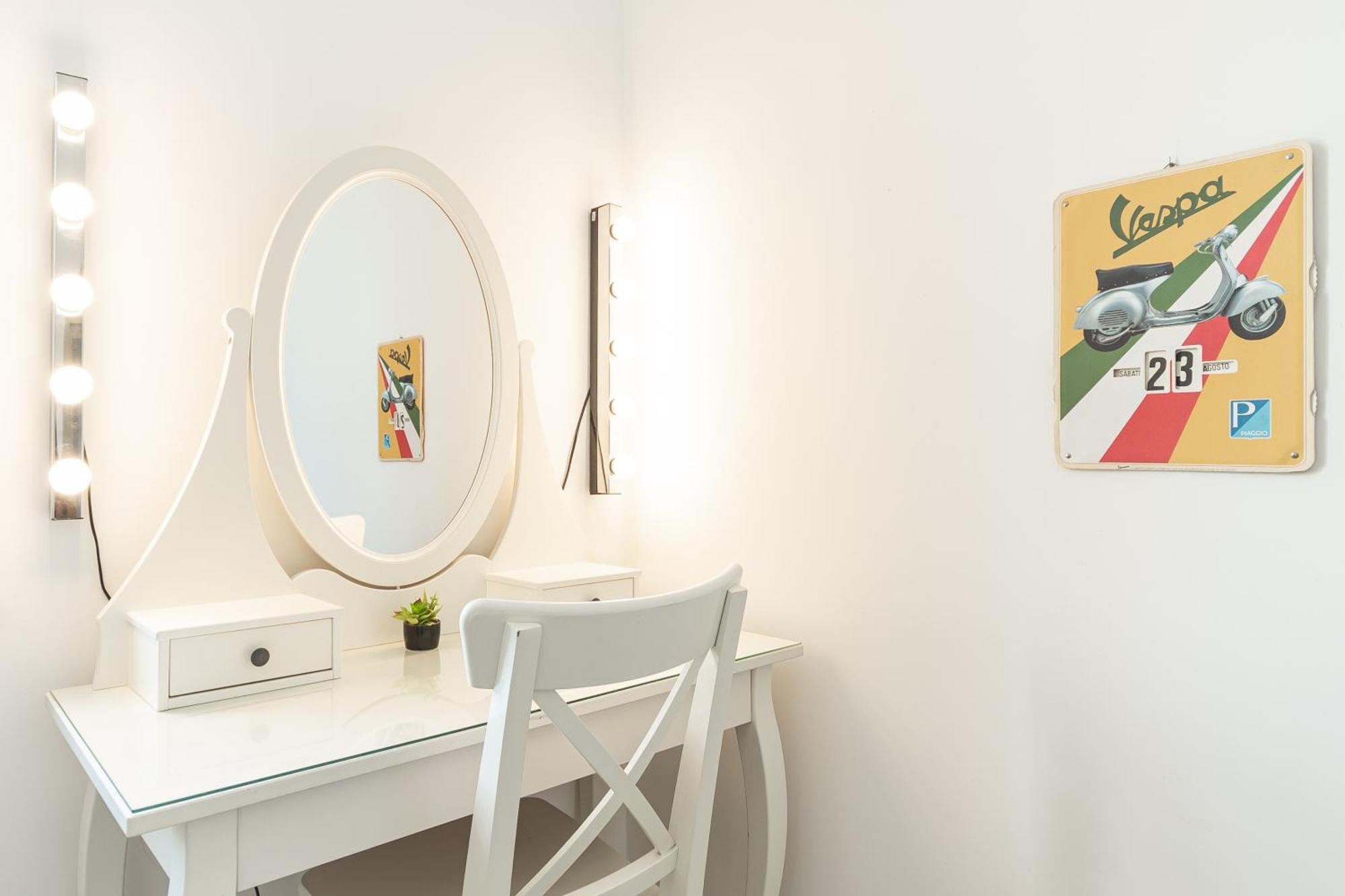 Spacious 3-Bedroom Apartment - 10 Min To City Center & 5 Min To Gaslini Hospital Genua Buitenkant foto