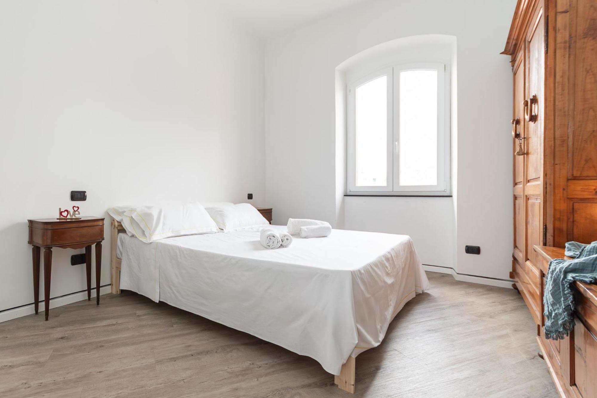 Spacious 3-Bedroom Apartment - 10 Min To City Center & 5 Min To Gaslini Hospital Genua Buitenkant foto