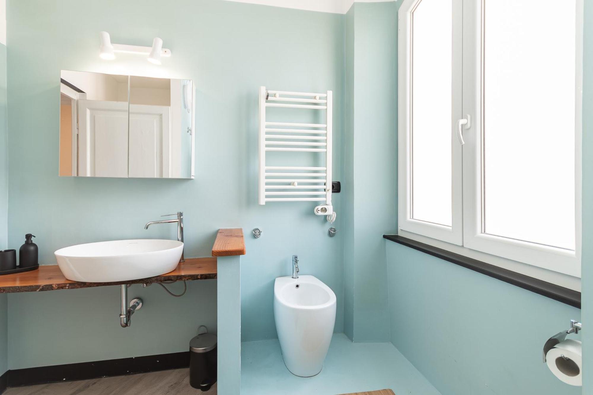Spacious 3-Bedroom Apartment - 10 Min To City Center & 5 Min To Gaslini Hospital Genua Buitenkant foto